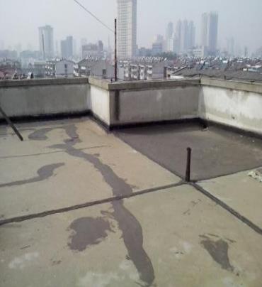江夏漏水维修 楼顶漏水是什么原因，楼顶漏水维修方法是什么?
